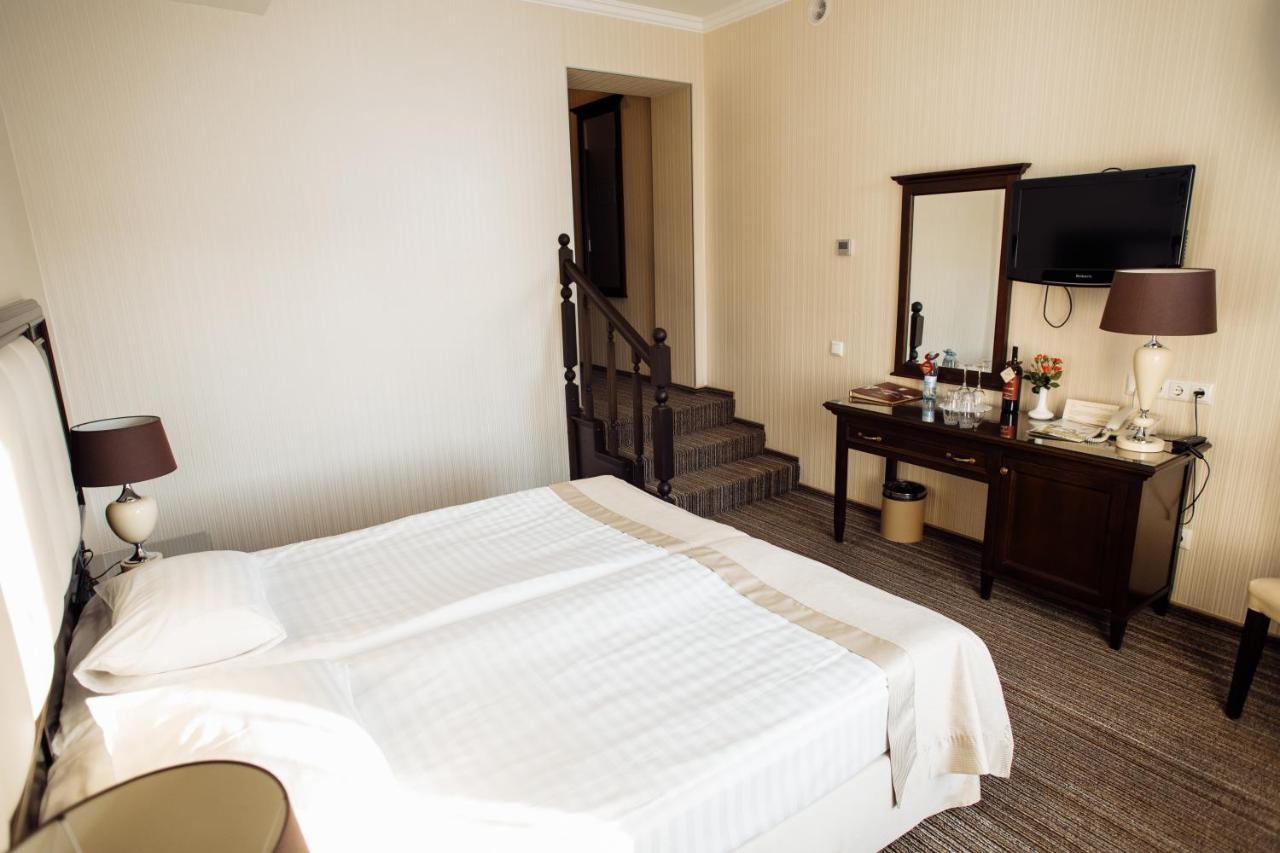 Optima Collection Zhytomyr Hotel Buitenkant foto